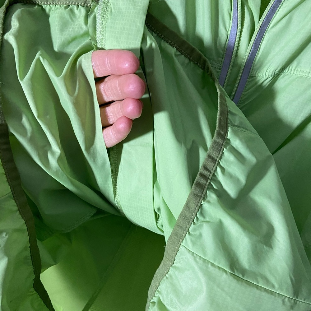 Champion Lightweight Jacket - Picture 4 of 5